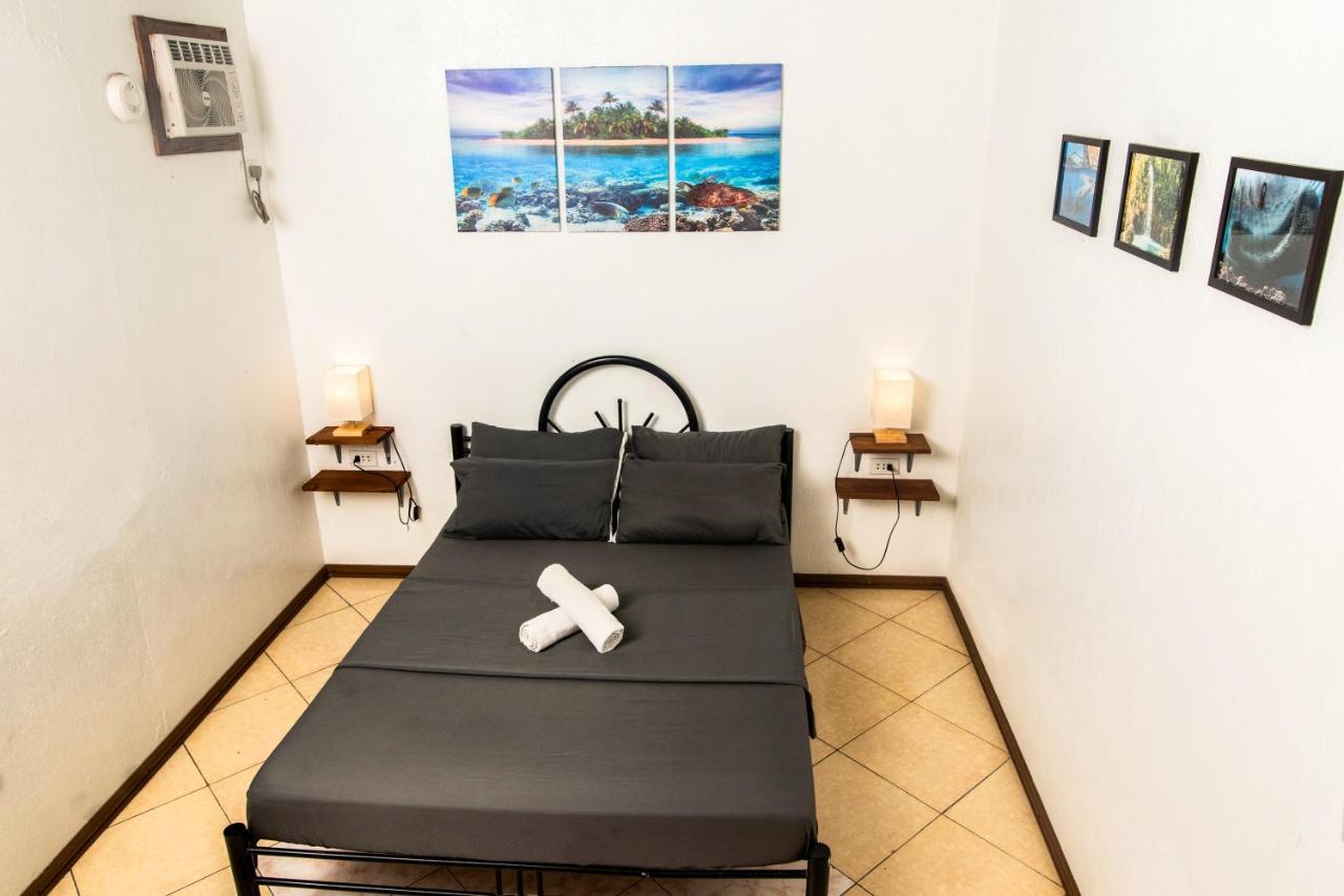 Ohlala Hostel Moalboal Eksteriør bilde