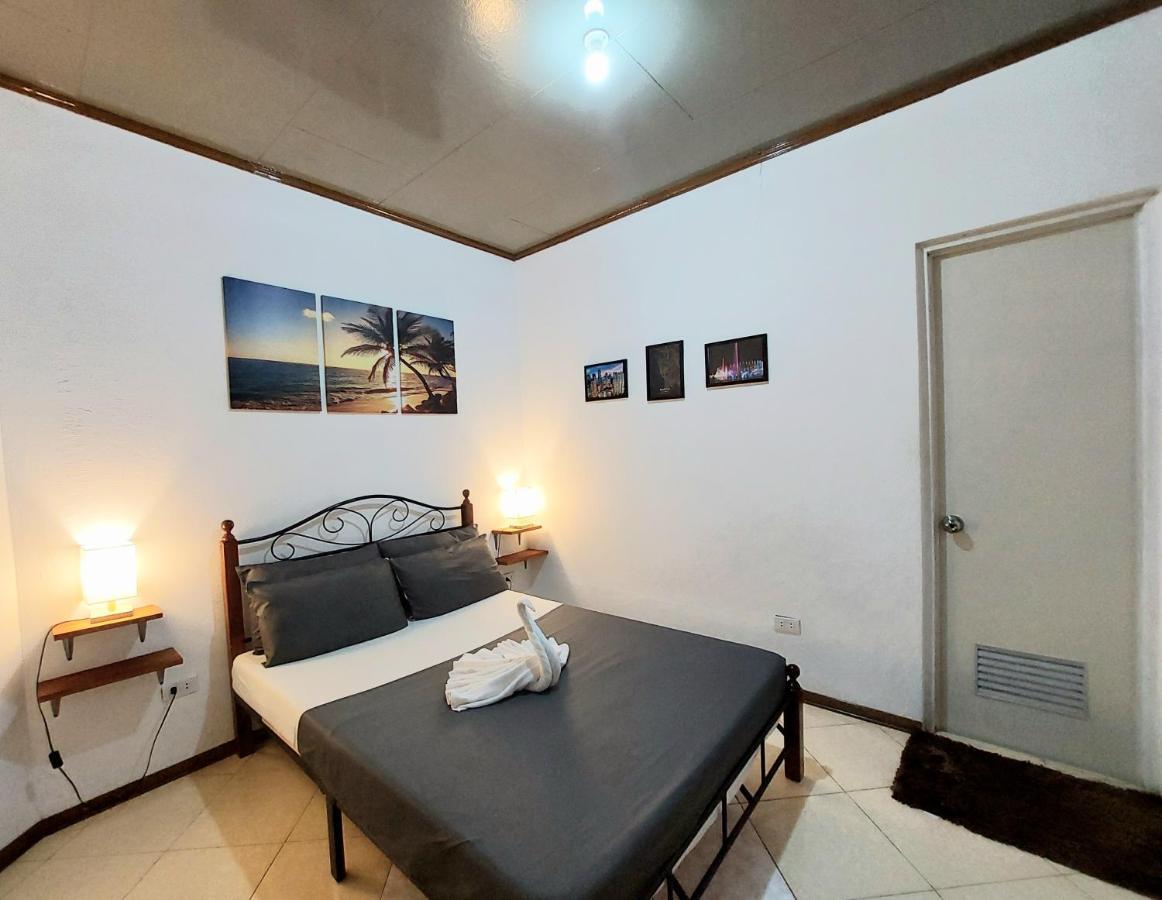 Ohlala Hostel Moalboal Eksteriør bilde